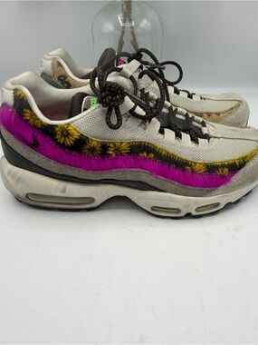 Nike Women’s Air Max 95 Daisy Chain W